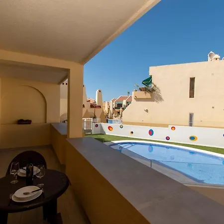 アパート Mare 2 アデヘ